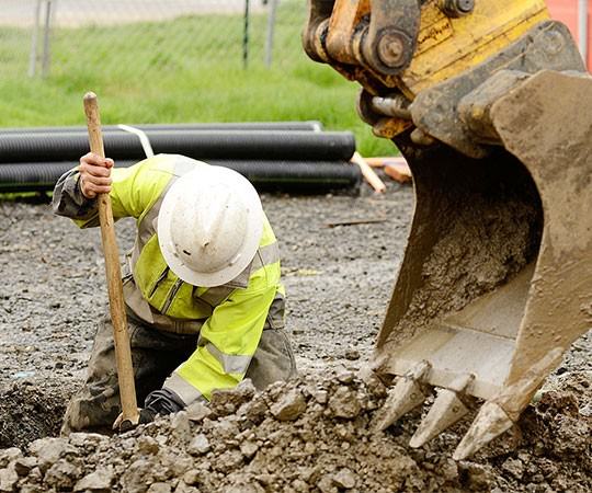 Земляные работы в Благовещенске и  Амурской области